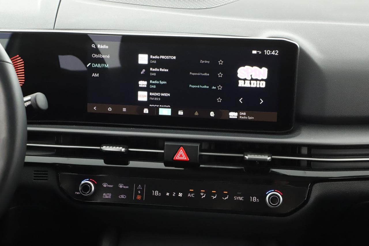 2025 Kia SPORTAGE - 17