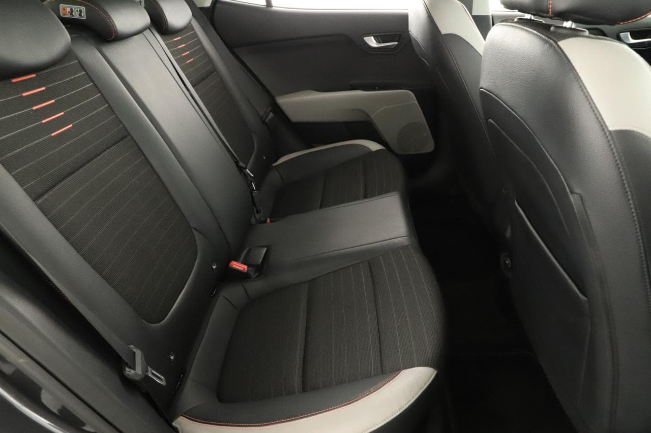2018 Kia STONIC - 12