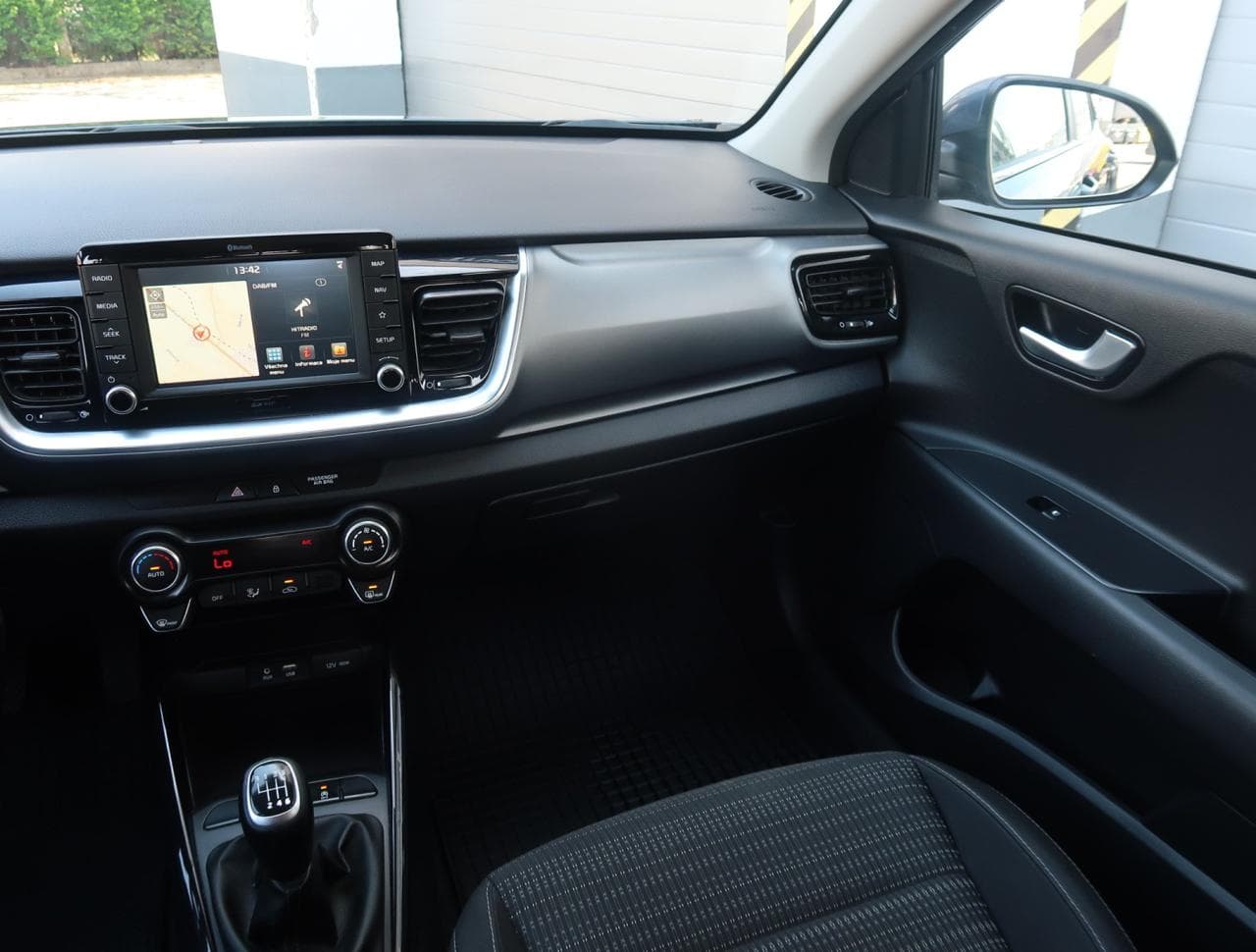 2020 Kia STONIC - 11
