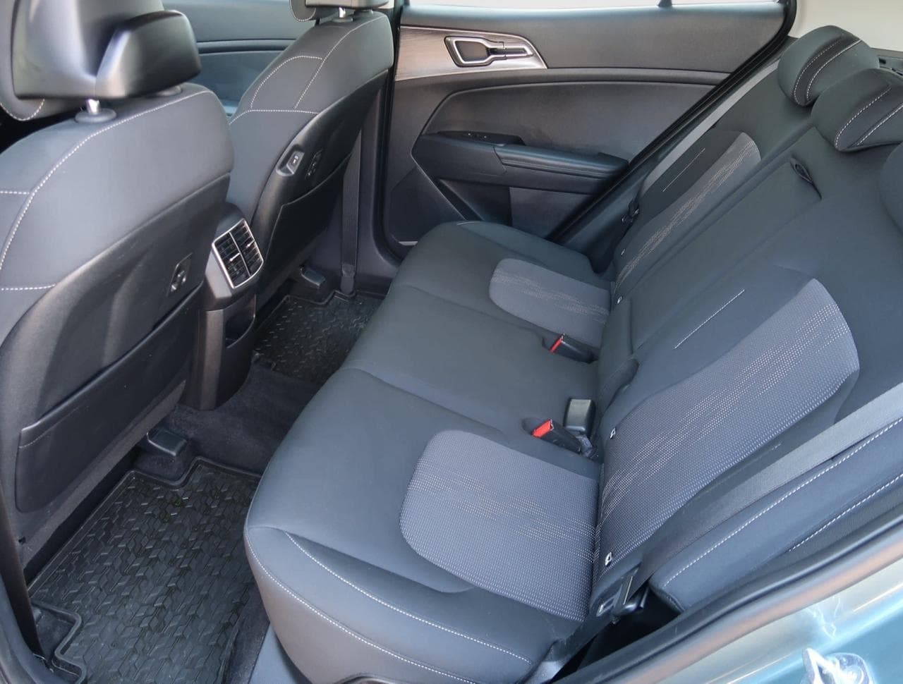 2023 Kia SPORTAGE - 15