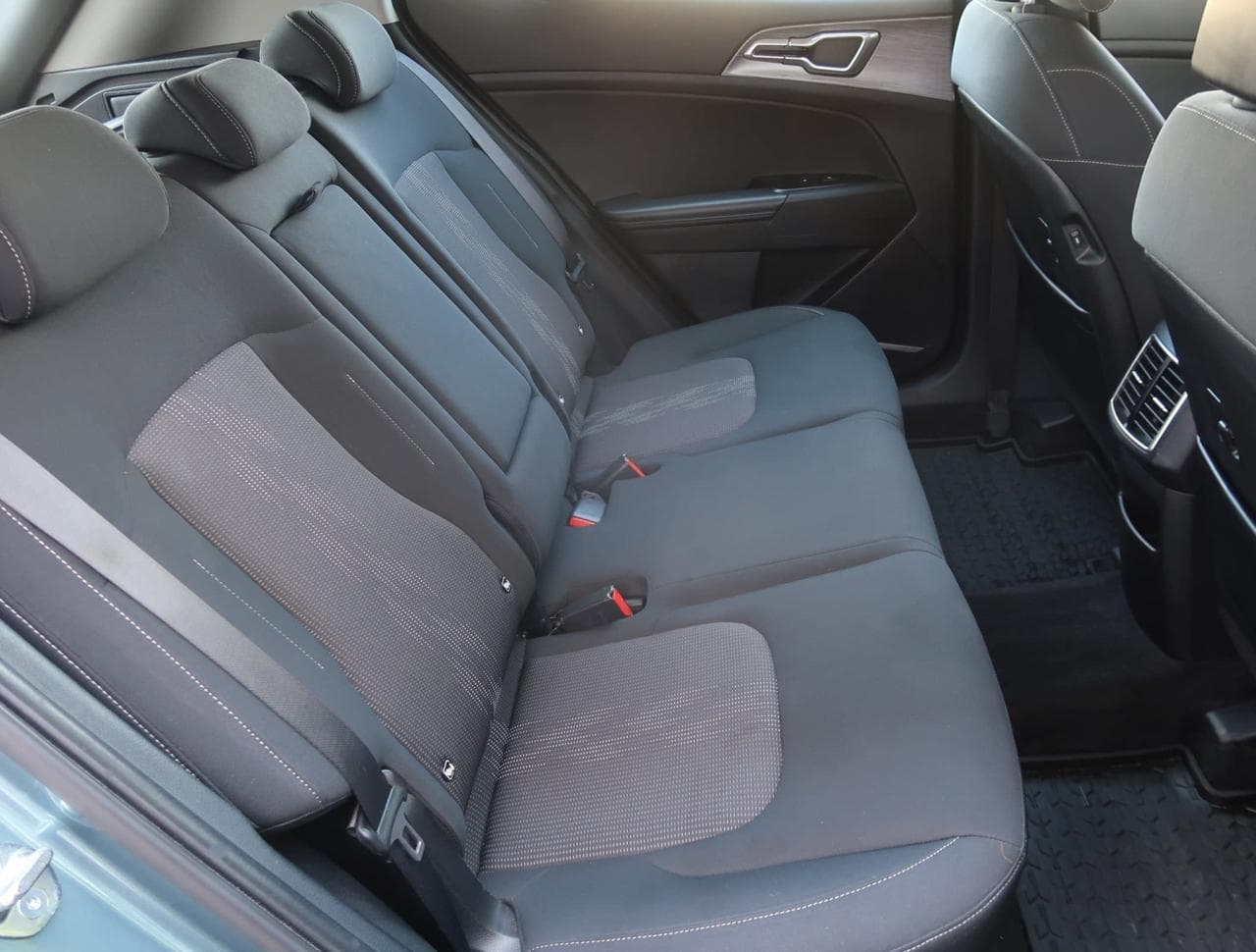 2023 Kia SPORTAGE - 13