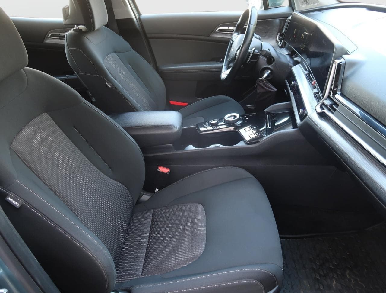 2023 Kia SPORTAGE - 12