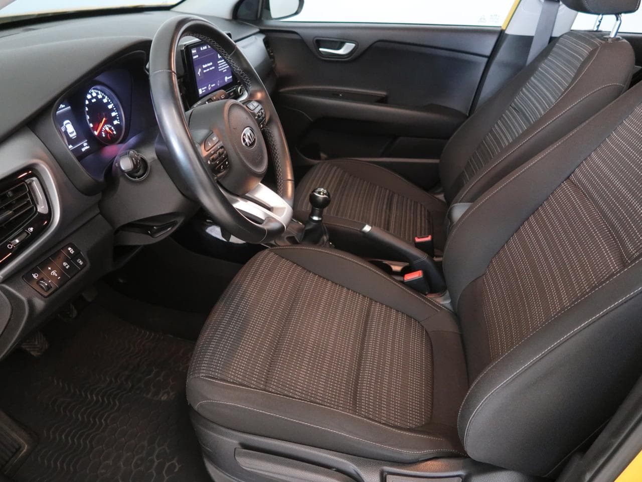 2021 Kia STONIC - 16