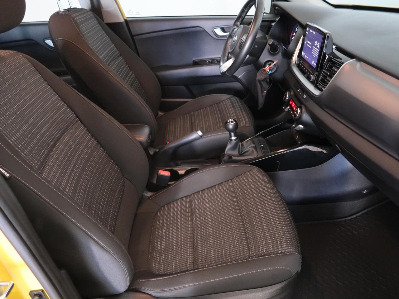 2021 Kia STONIC - 12