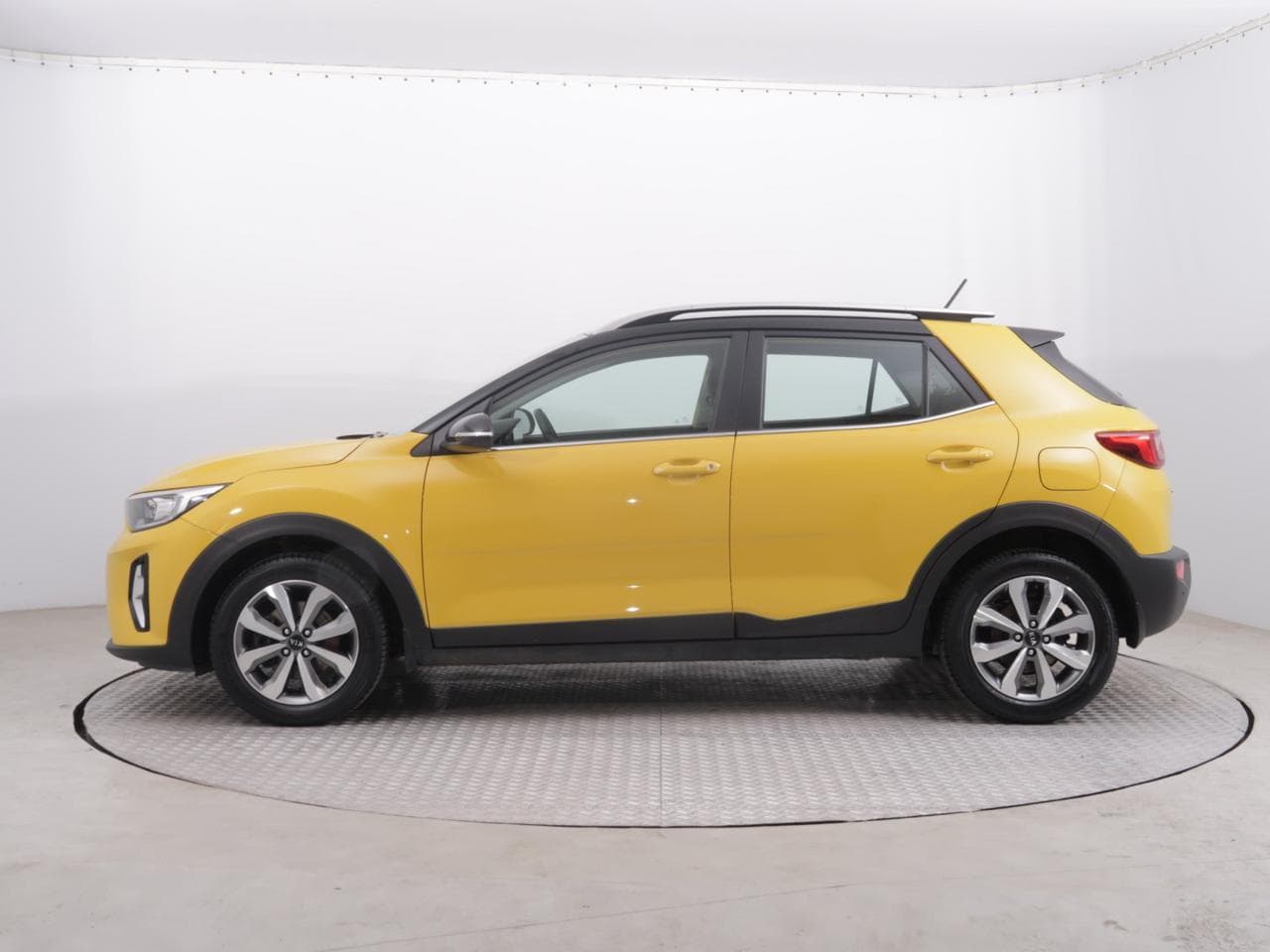 2021 Kia STONIC - 4
