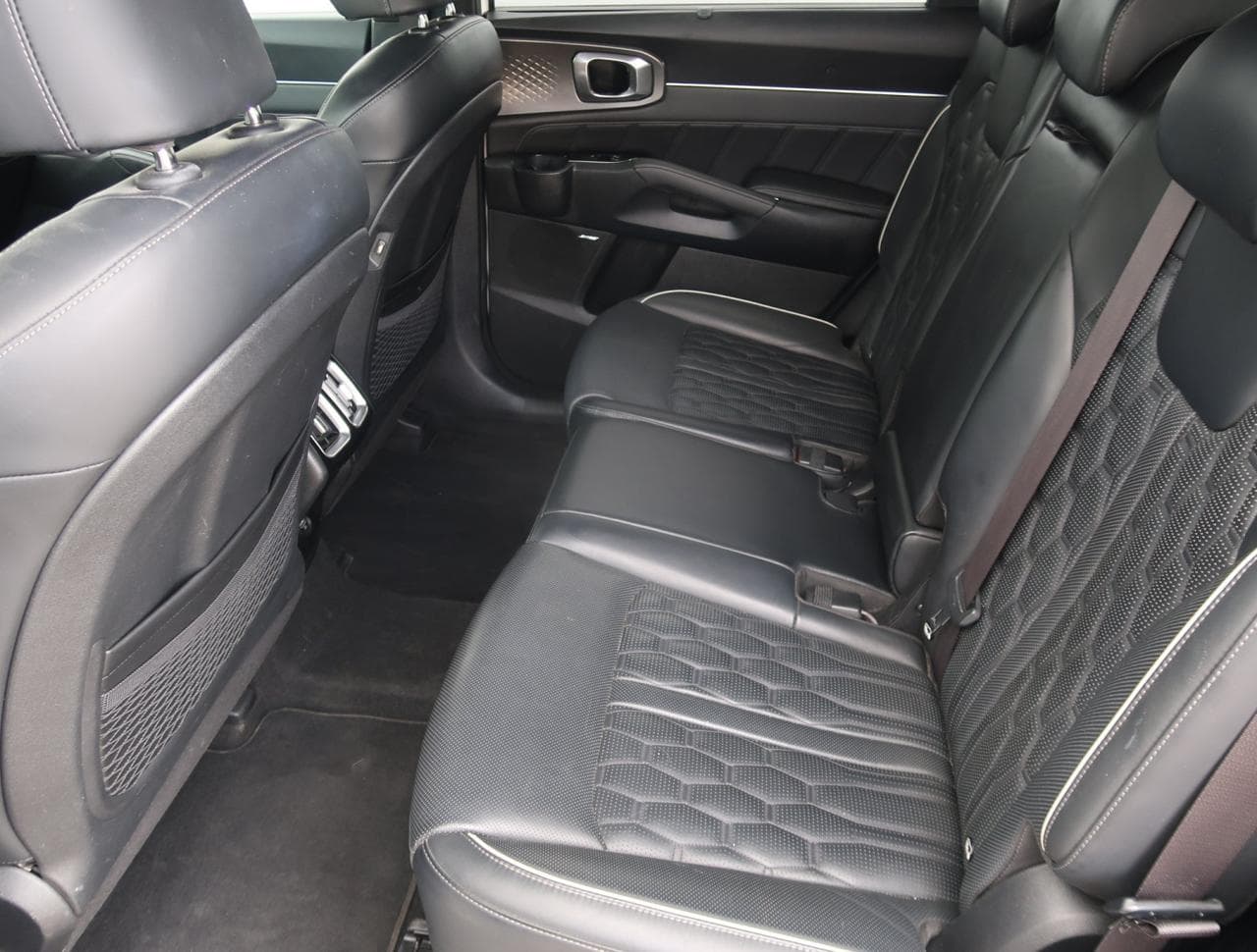 2021 Kia SORENTO - 12