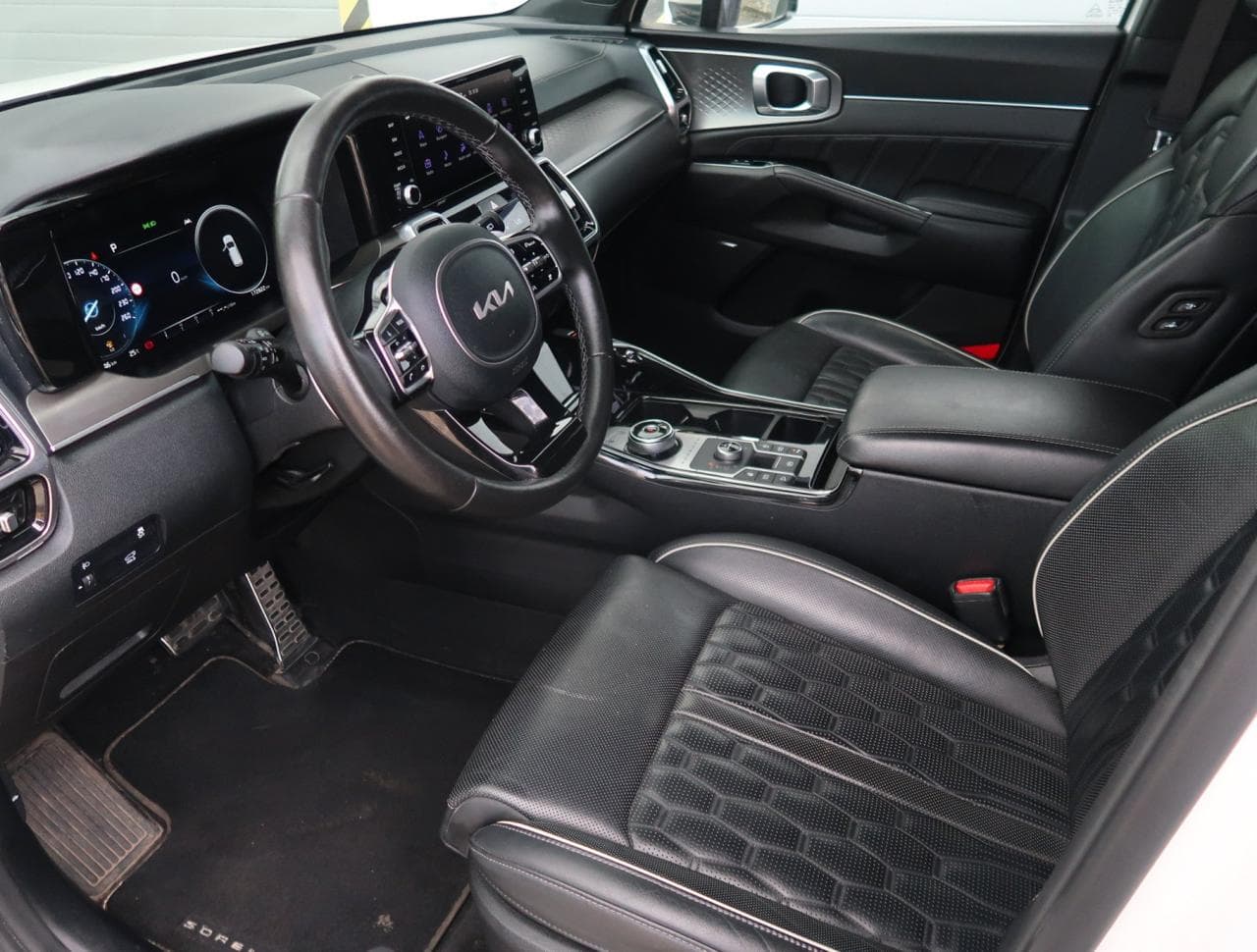 2021 Kia SORENTO - 13