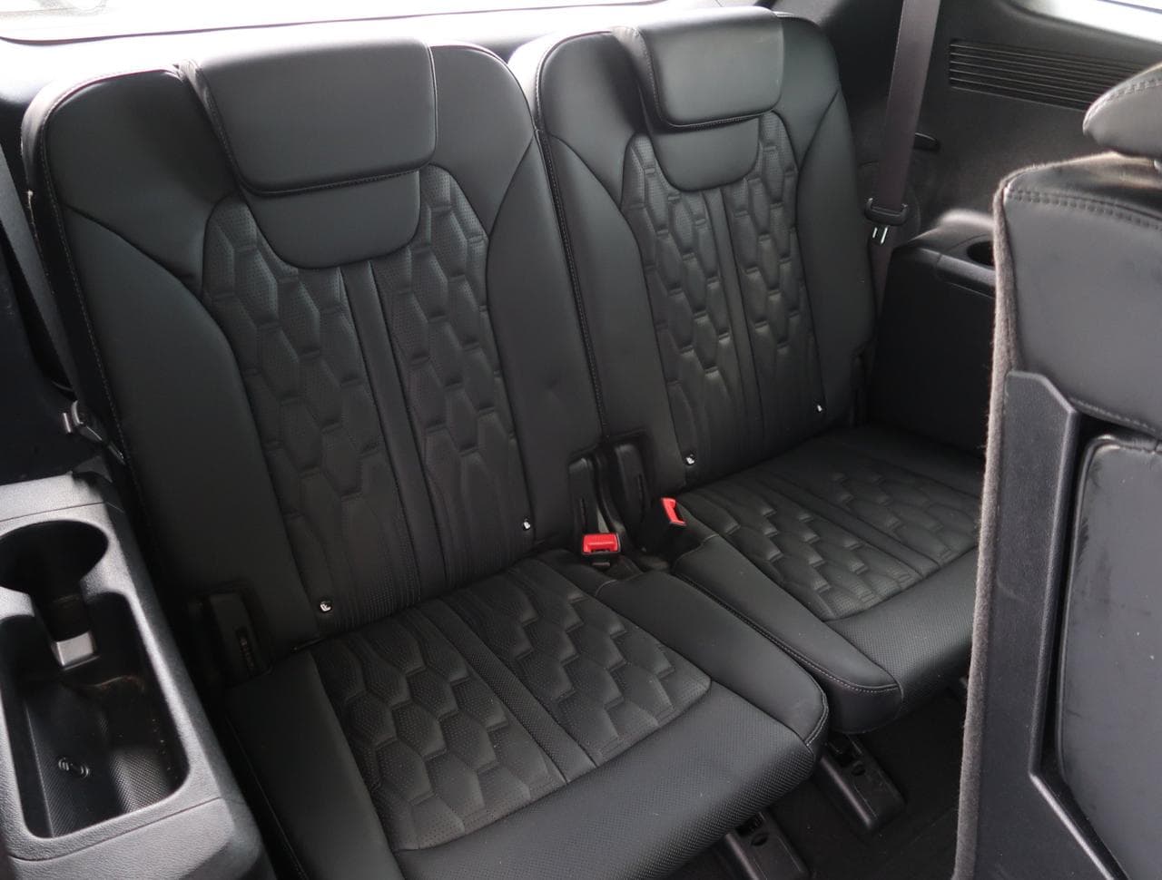 2021 Kia SORENTO - 24