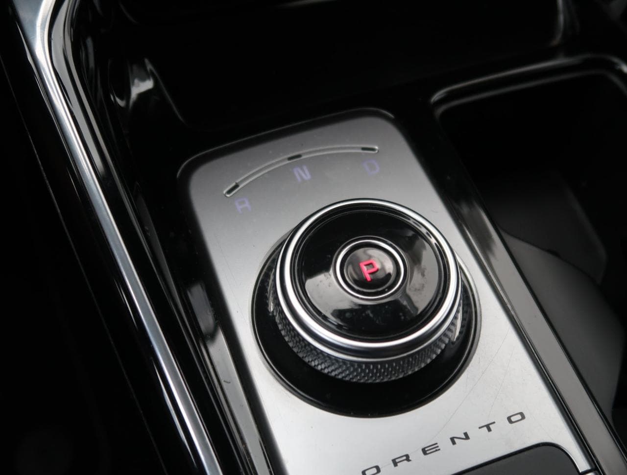 2021 Kia SORENTO - 18