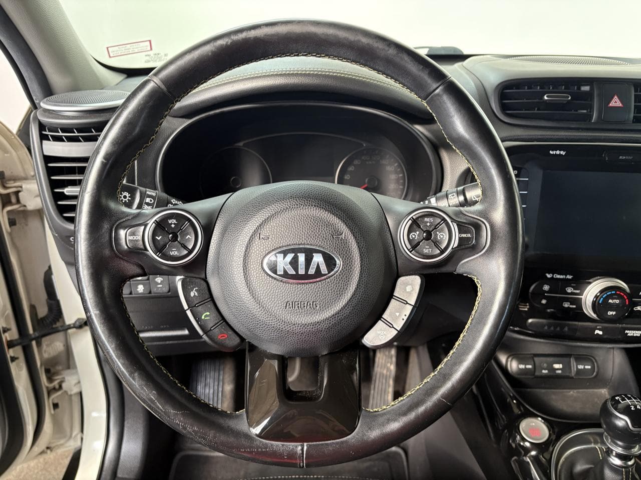 2016 Kia SOUL - 17