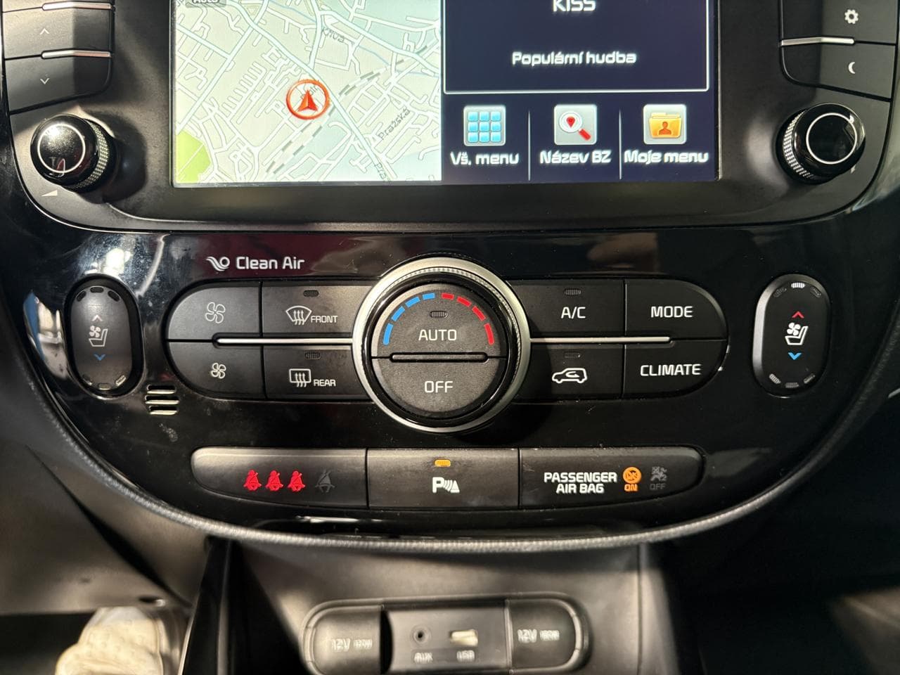 2016 Kia SOUL - 16