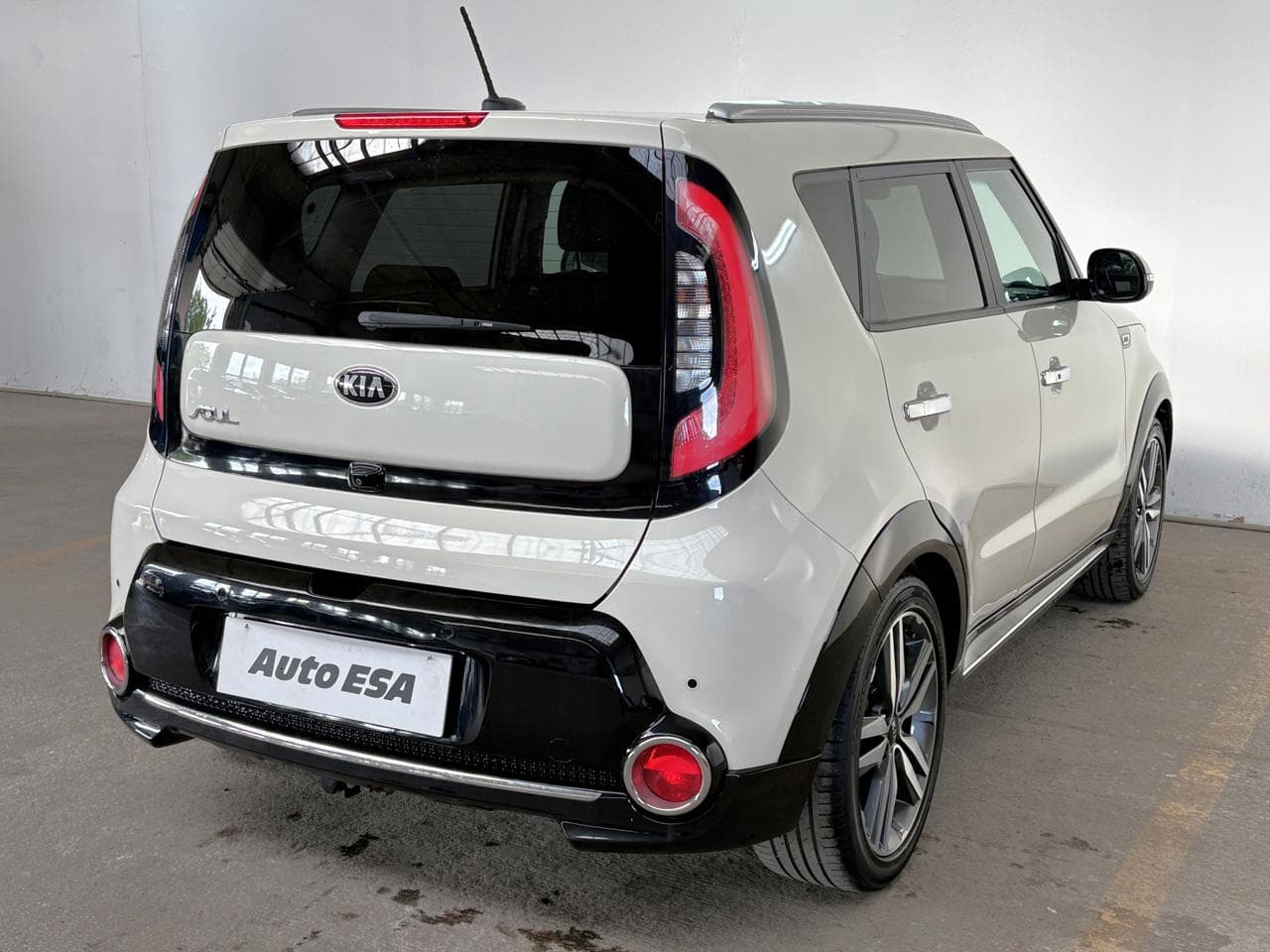 2016 Kia SOUL - 4