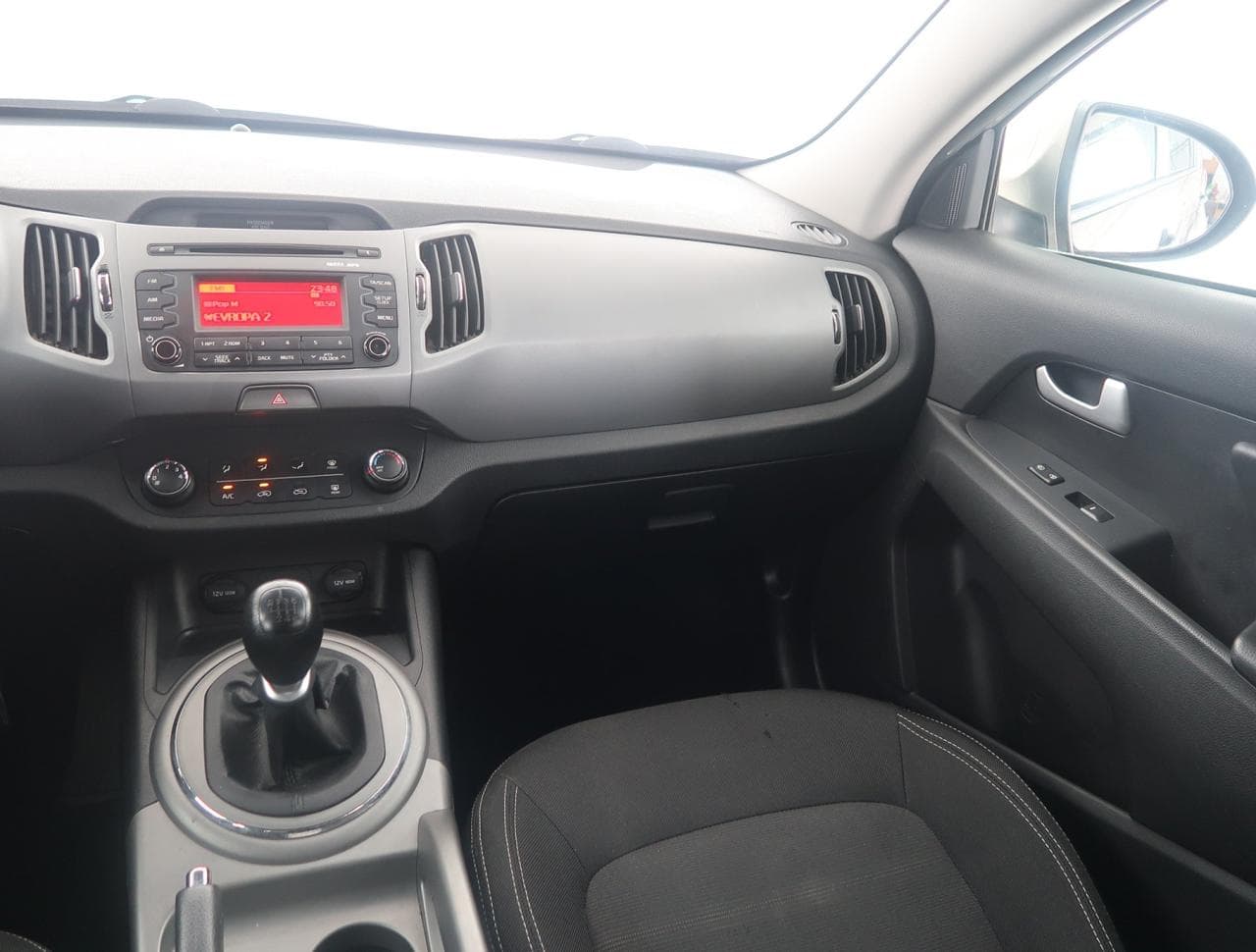 2015 Kia SPORTAGE - 11