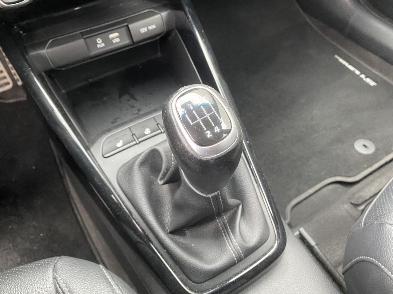2018 Kia STONIC - 25