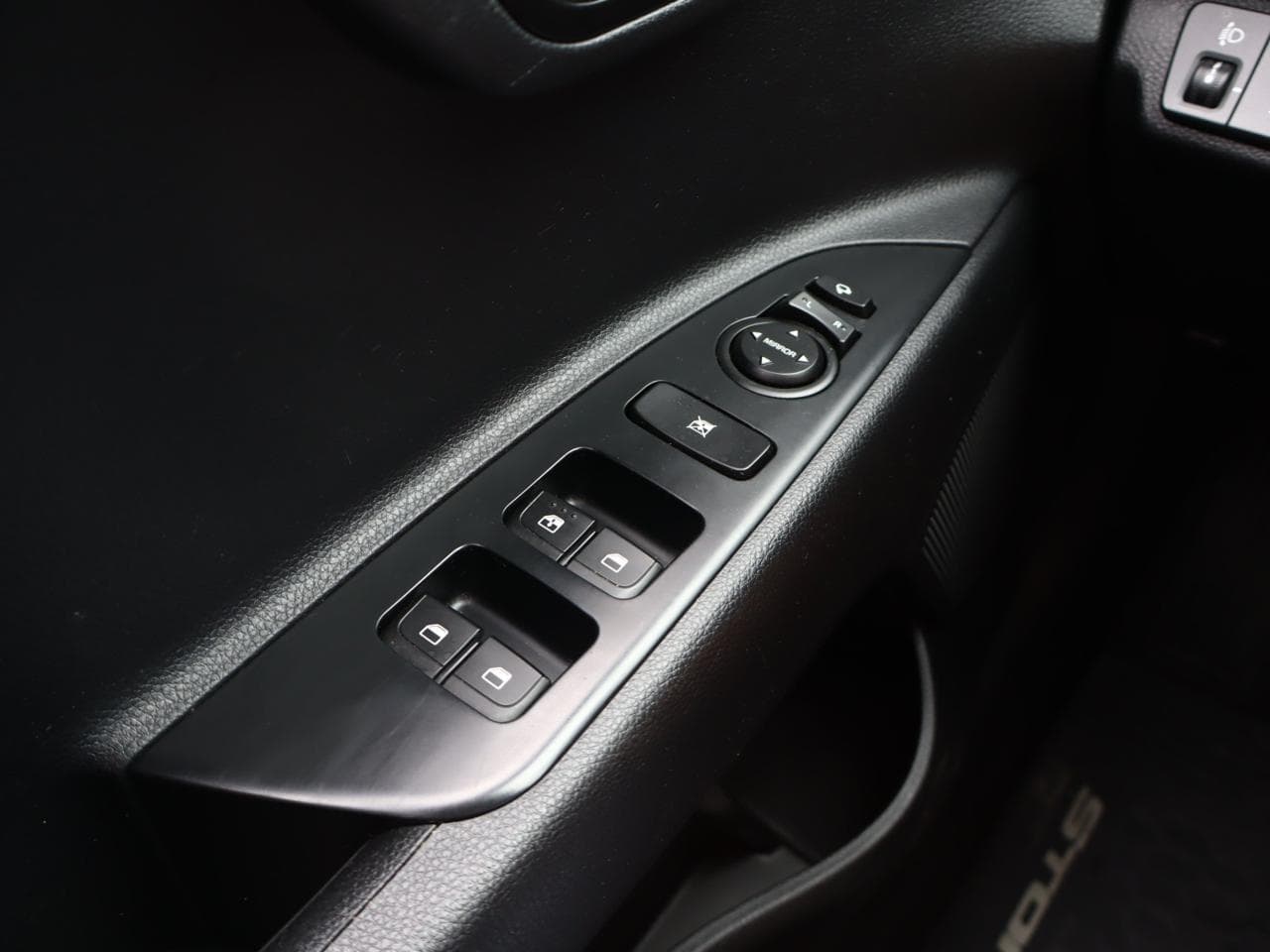 2018 Kia STONIC - 19
