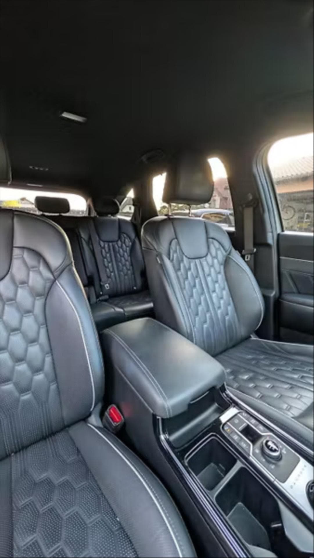 2023 Kia SORENTO - 8