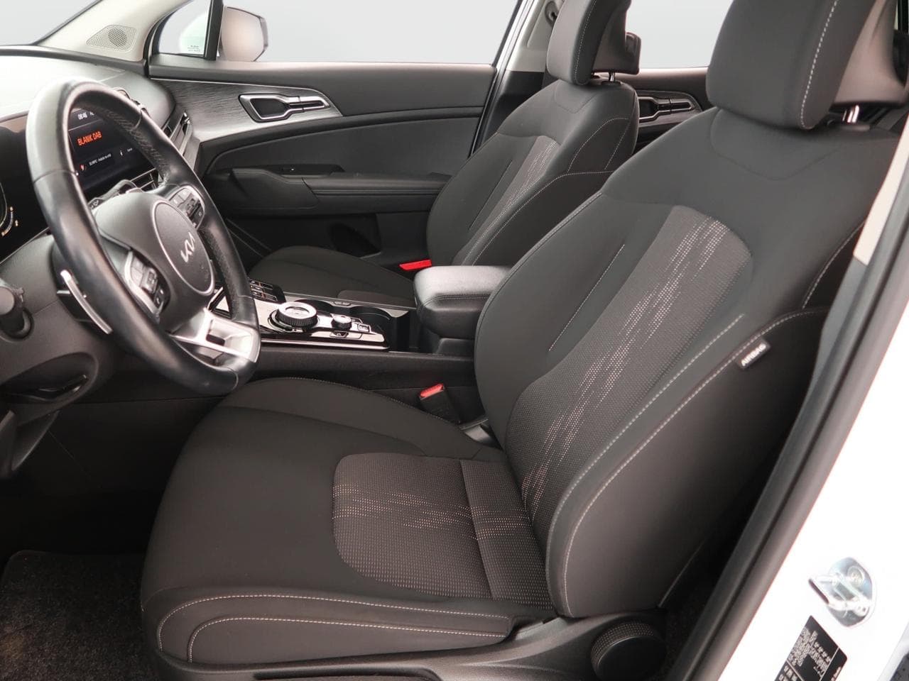 2024 Kia SPORTAGE - 23