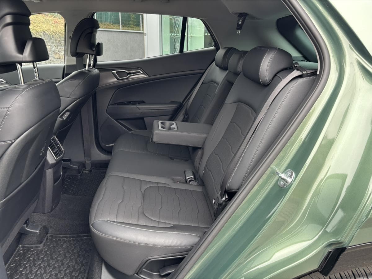 2023 Kia SPORTAGE - 12
