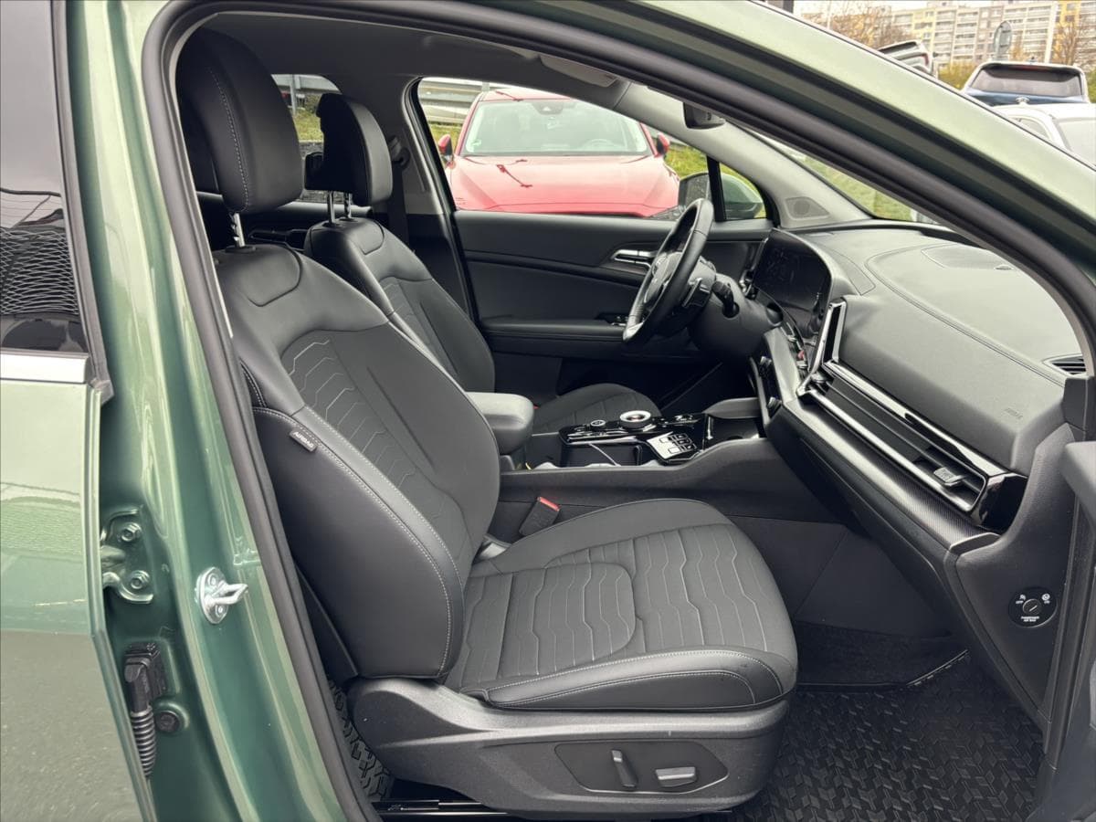 2023 Kia SPORTAGE - 17