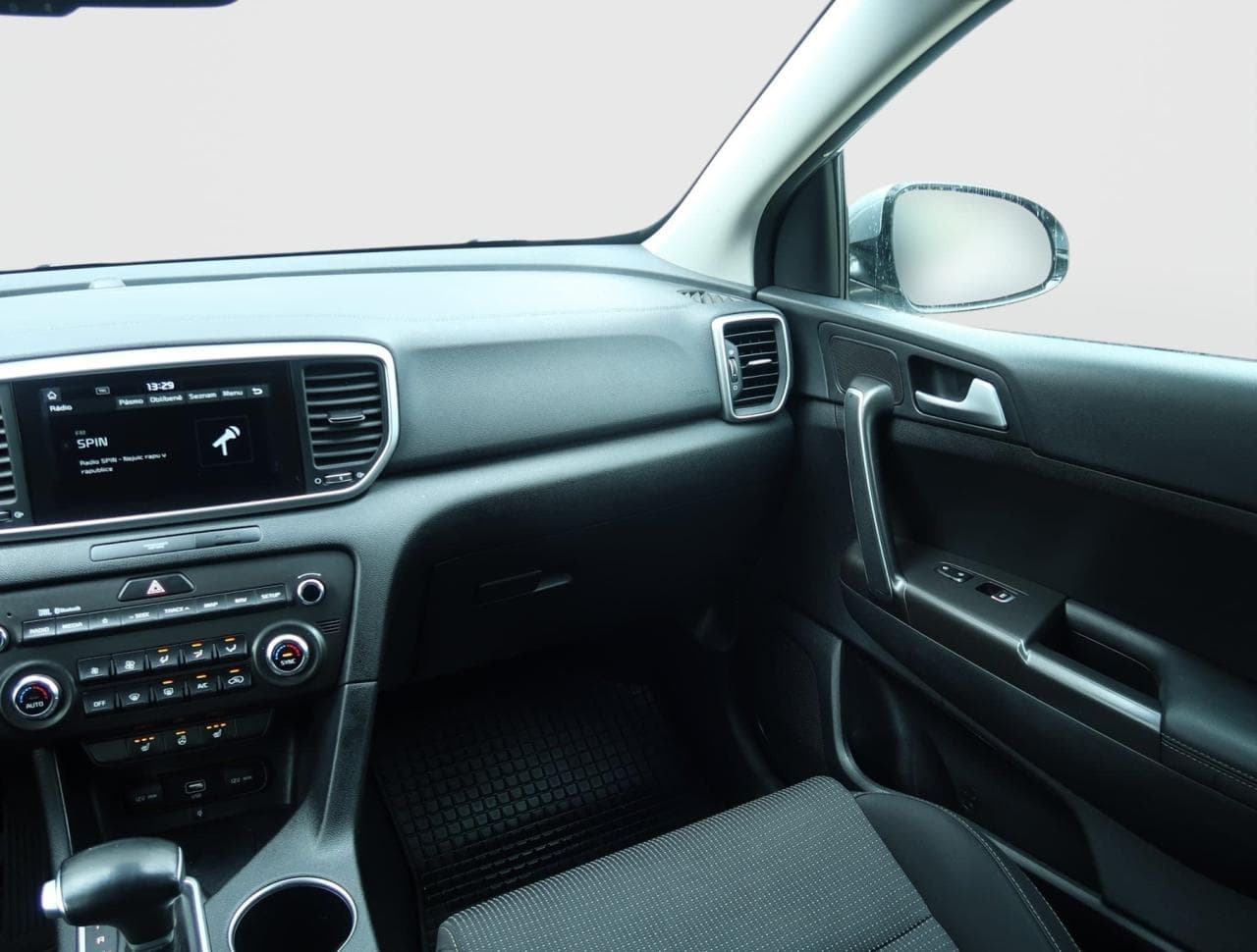 2019 Kia SPORTAGE - 11