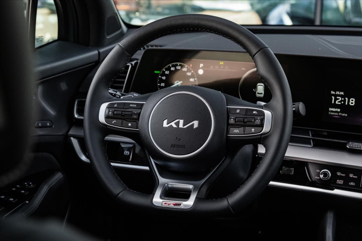 2025 Kia SPORTAGE - 19