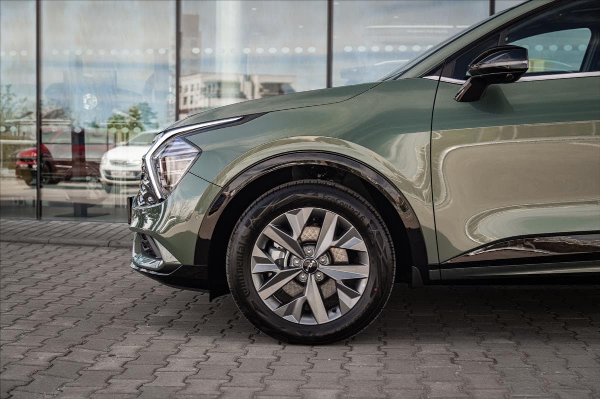 2025 Kia SPORTAGE - 10