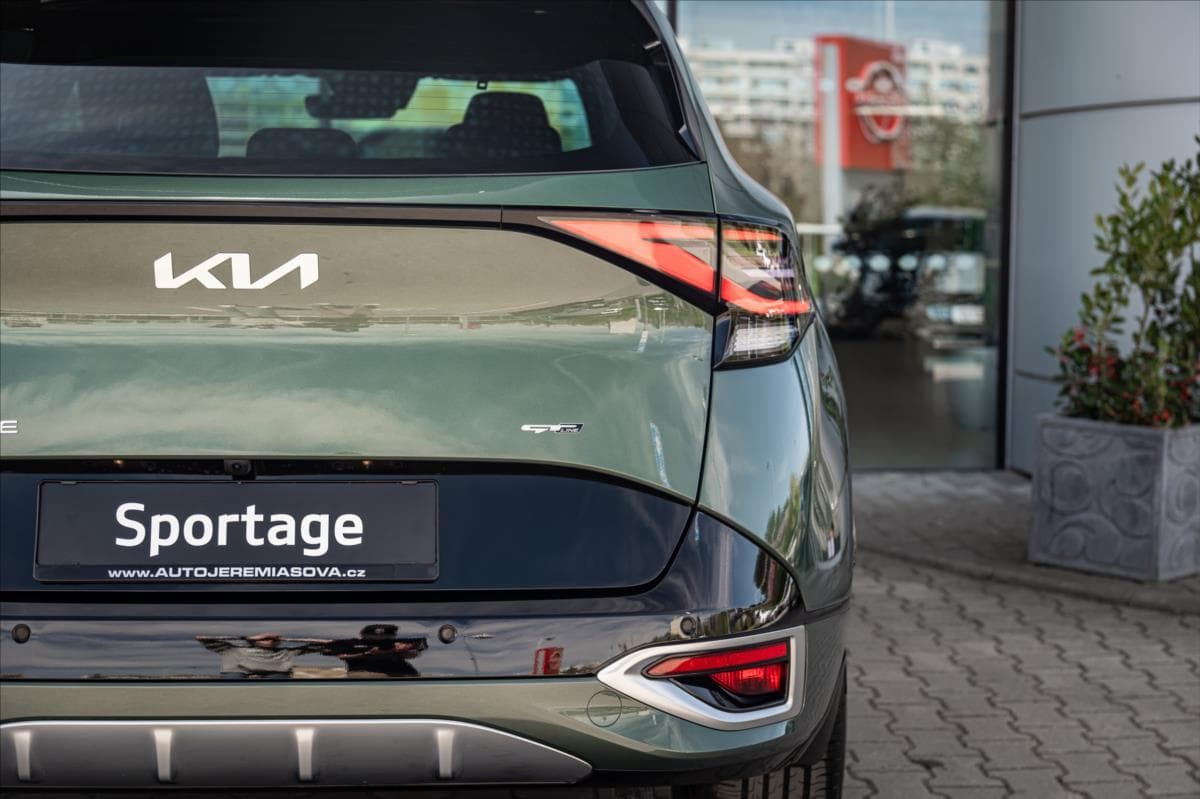 2025 Kia SPORTAGE - 12