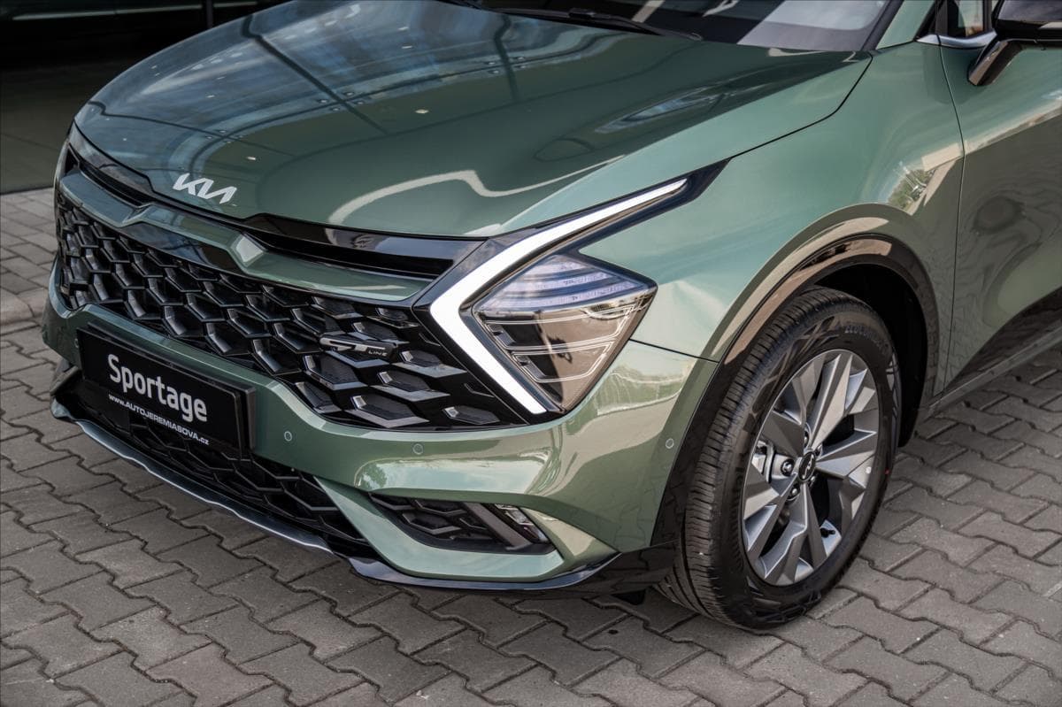 2025 Kia SPORTAGE - 11