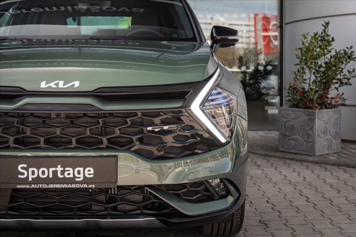 2025 Kia SPORTAGE - 9