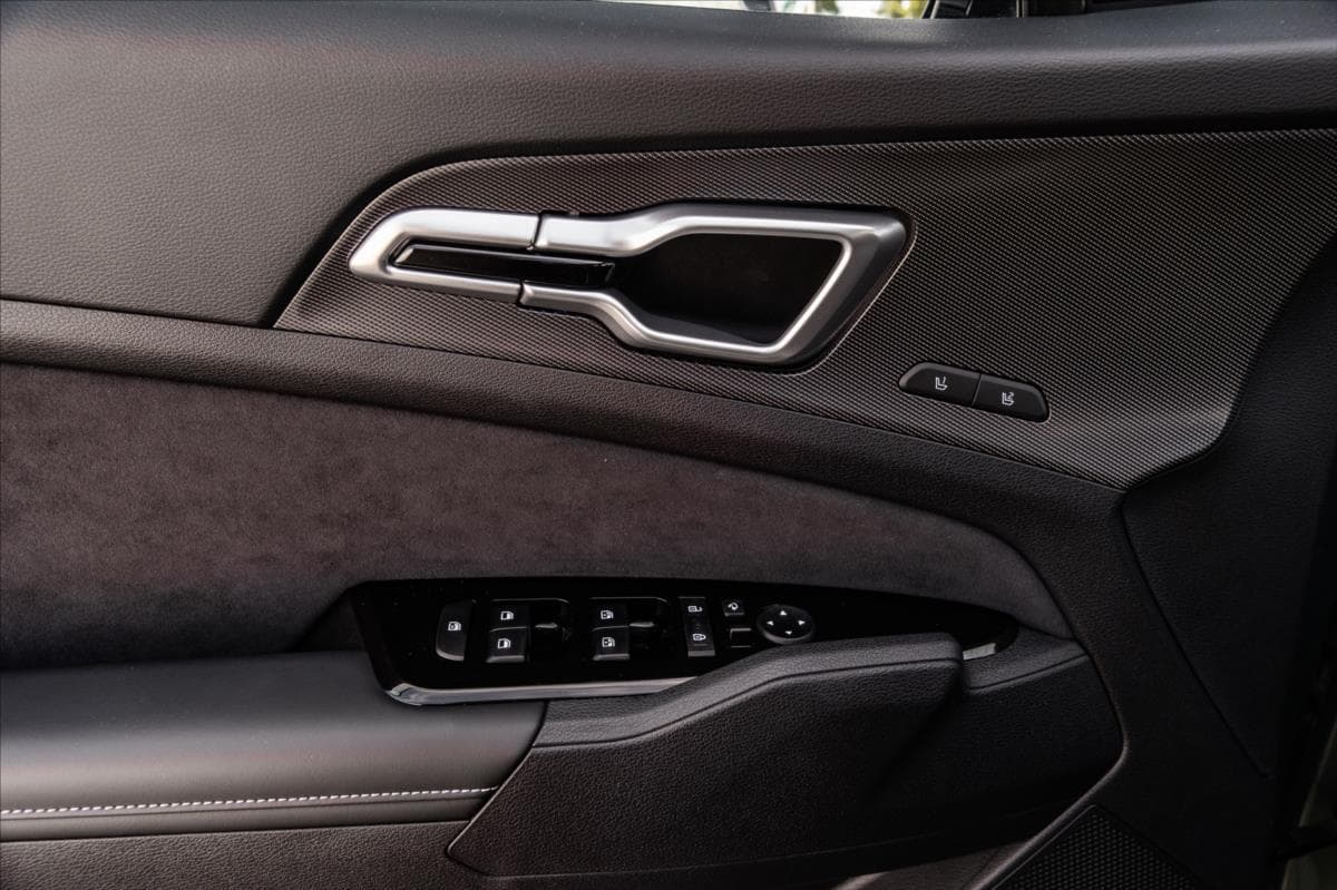 2025 Kia SPORTAGE - 27