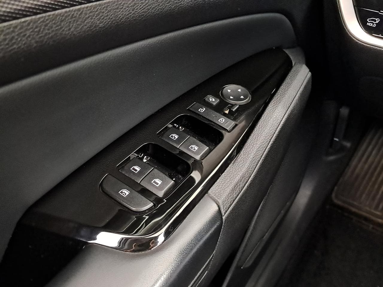 2023 Kia SPORTAGE - 34