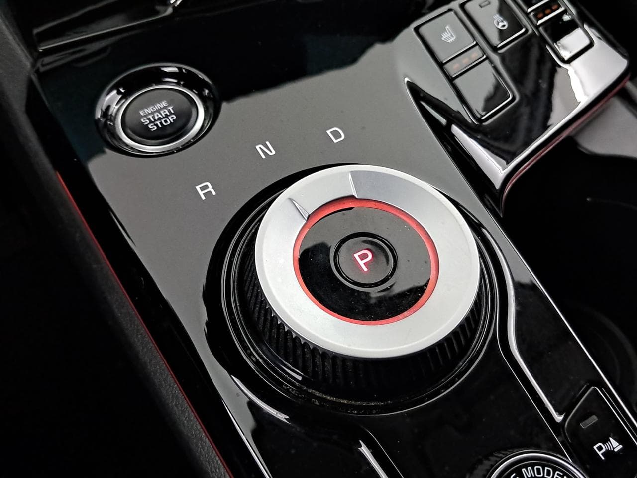 2023 Kia SPORTAGE - 28