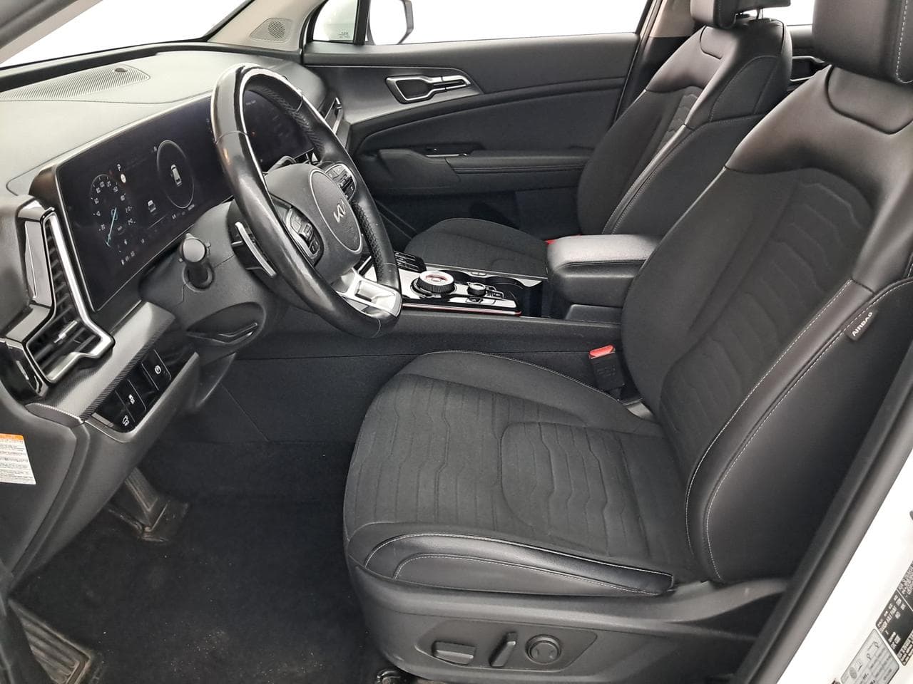 2023 Kia SPORTAGE - 24