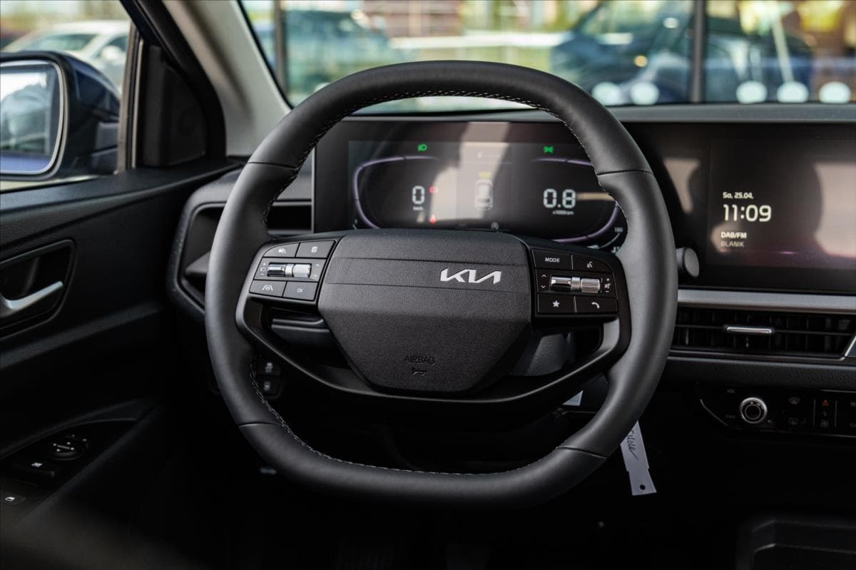 2025 Kia STONIC - 31
