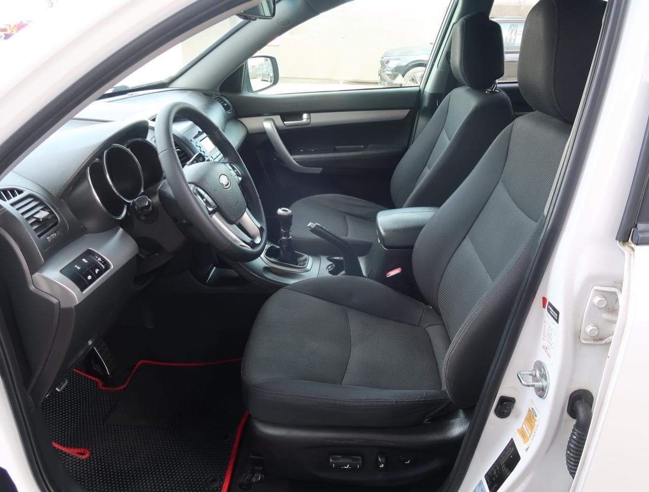 2011 Kia SORENTO - 28