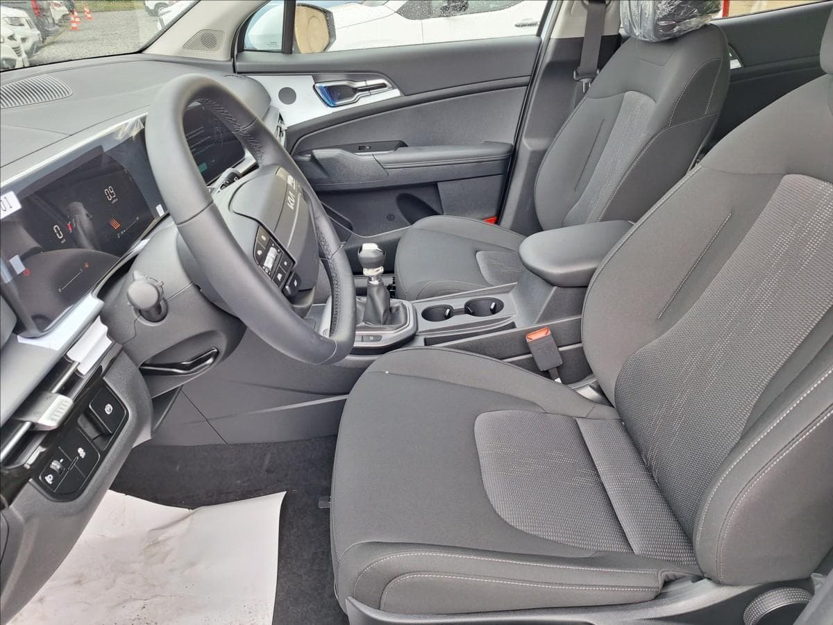 2025 Kia SPORTAGE - 8