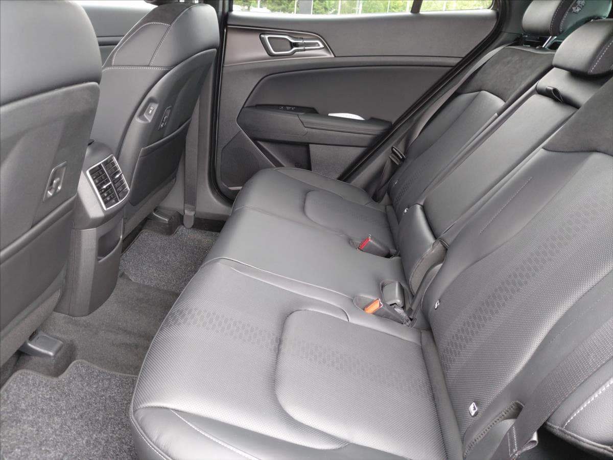 2026 Kia SPORTAGE - 12