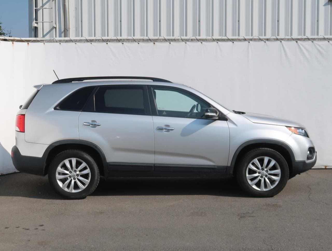 2011 Kia SORENTO - 8