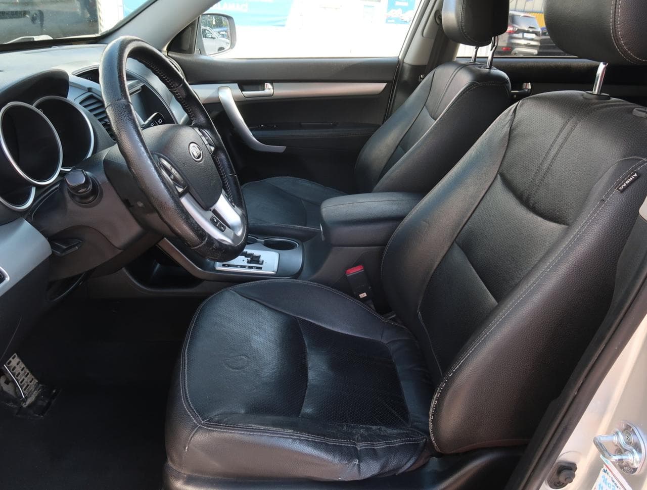 2011 Kia SORENTO - 16
