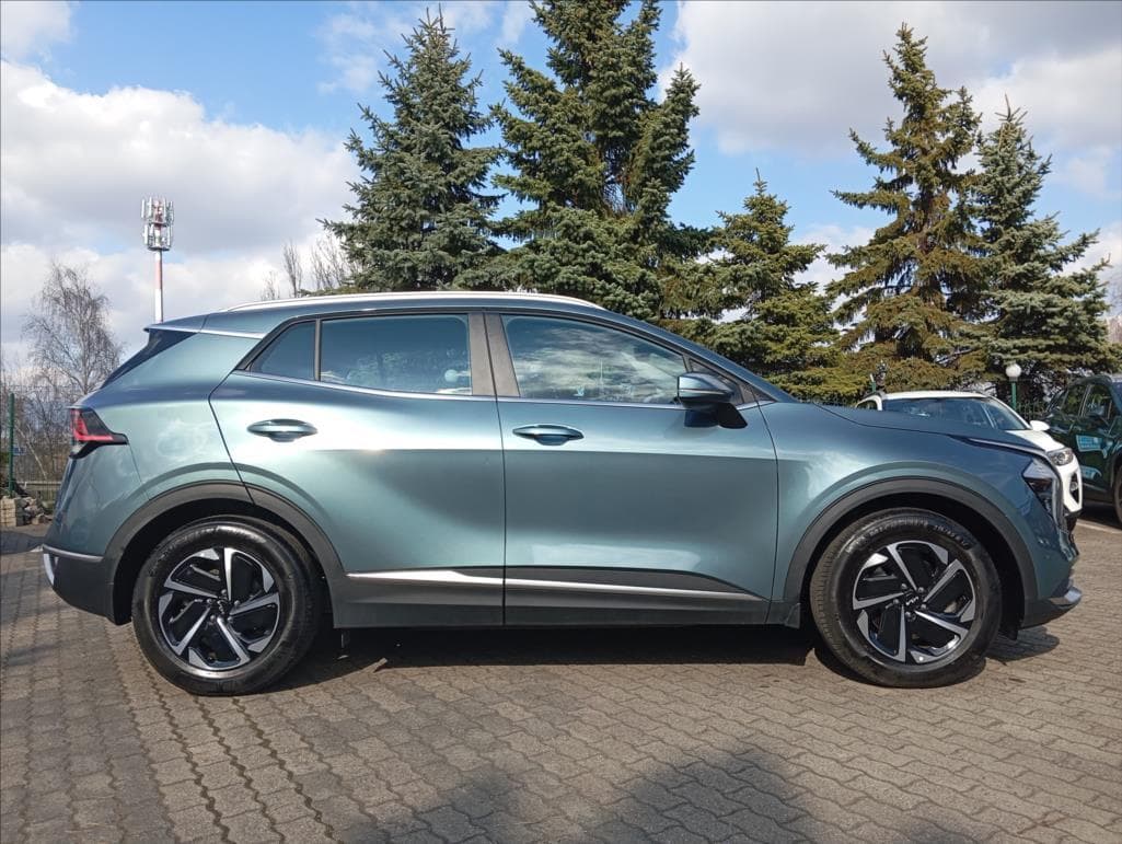 2022 Kia SPORTAGE - 11