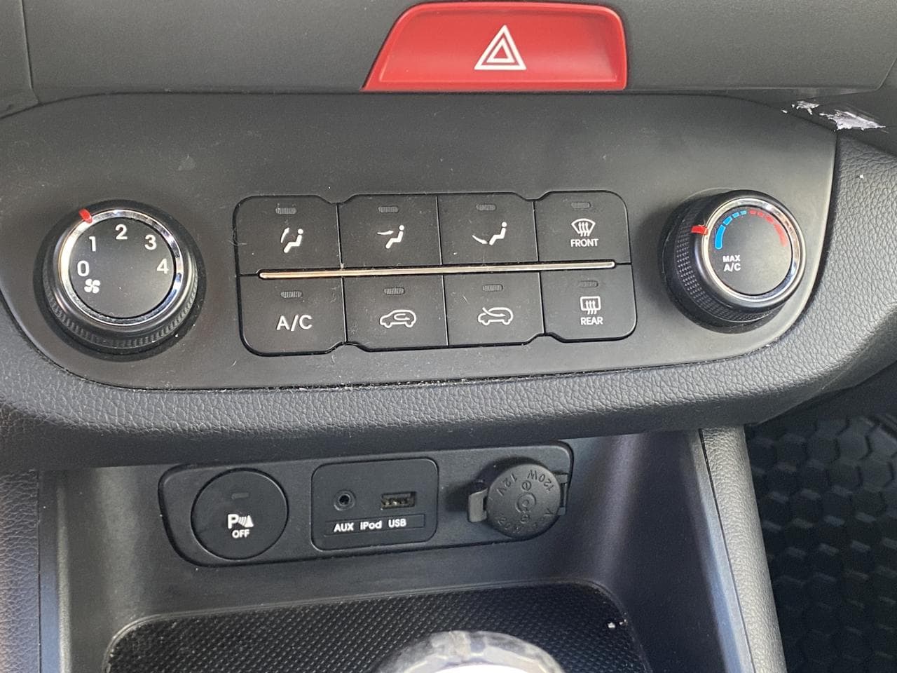 2010 Kia SPORTAGE - 19