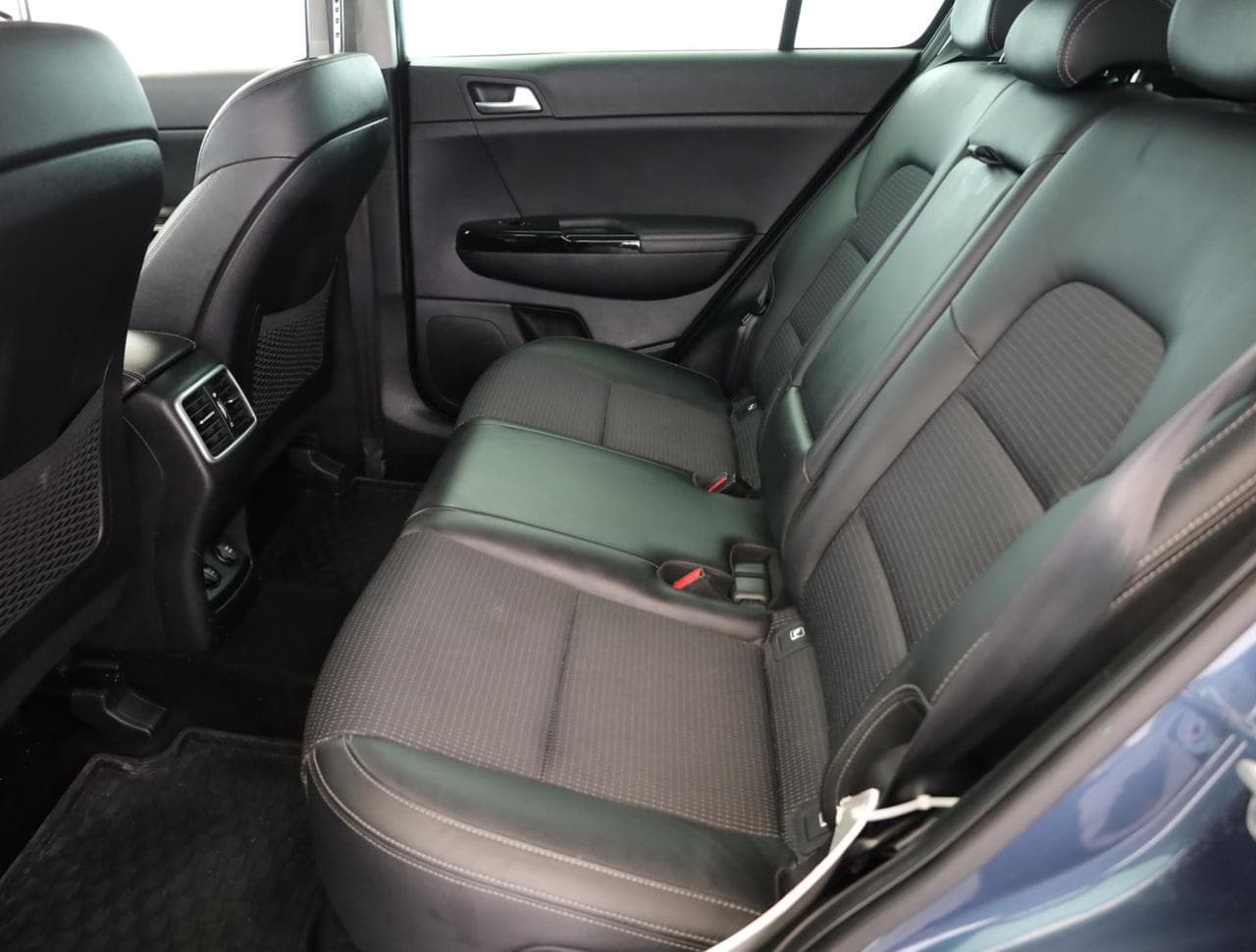 2020 Kia SPORTAGE - 12