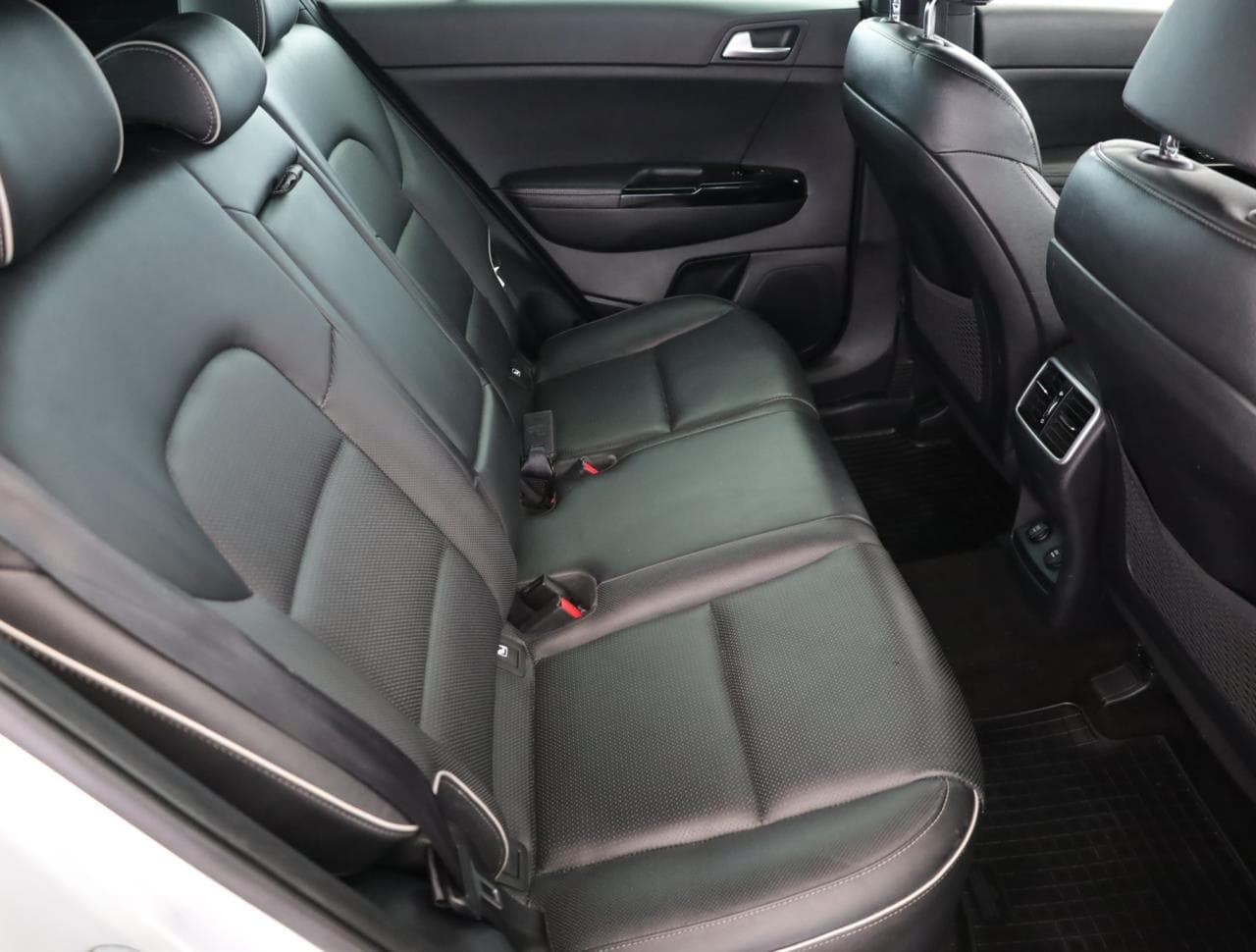 2018 Kia SPORTAGE - 17