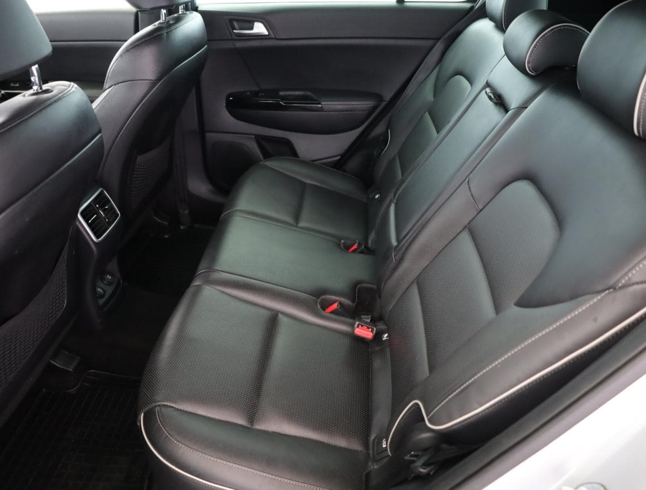 2018 Kia SPORTAGE - 19