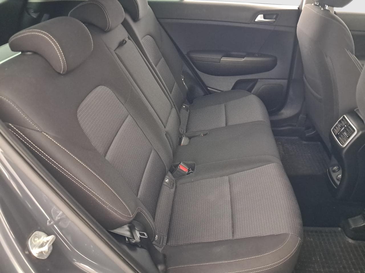 2021 Kia SPORTAGE - 12