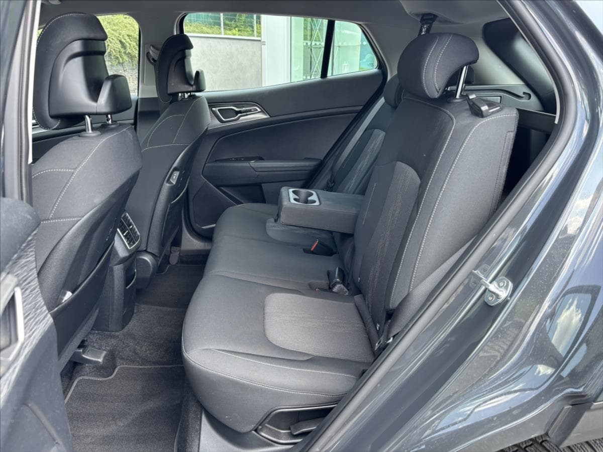 2024 Kia SPORTAGE - 11