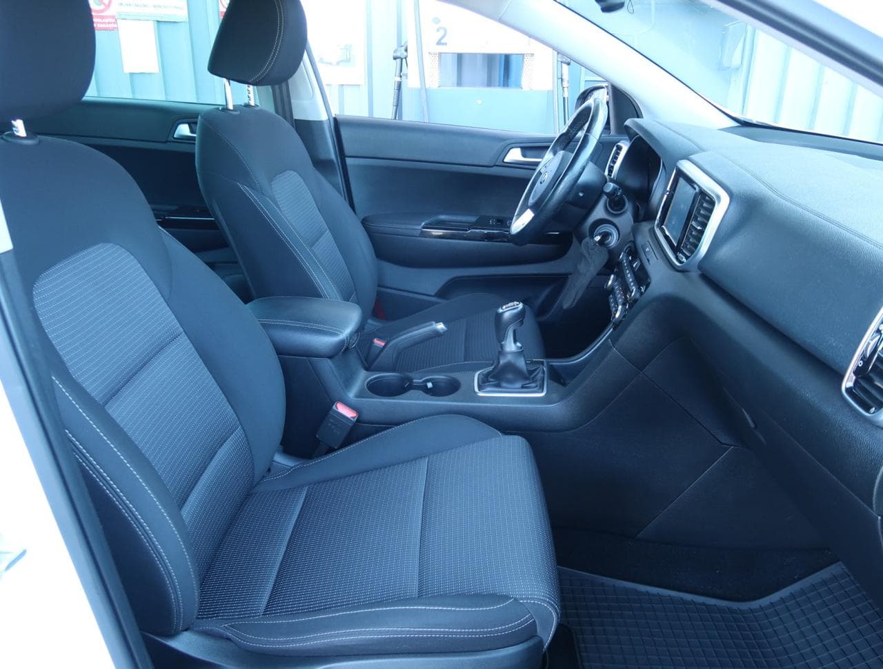 2019 Kia SPORTAGE - 18