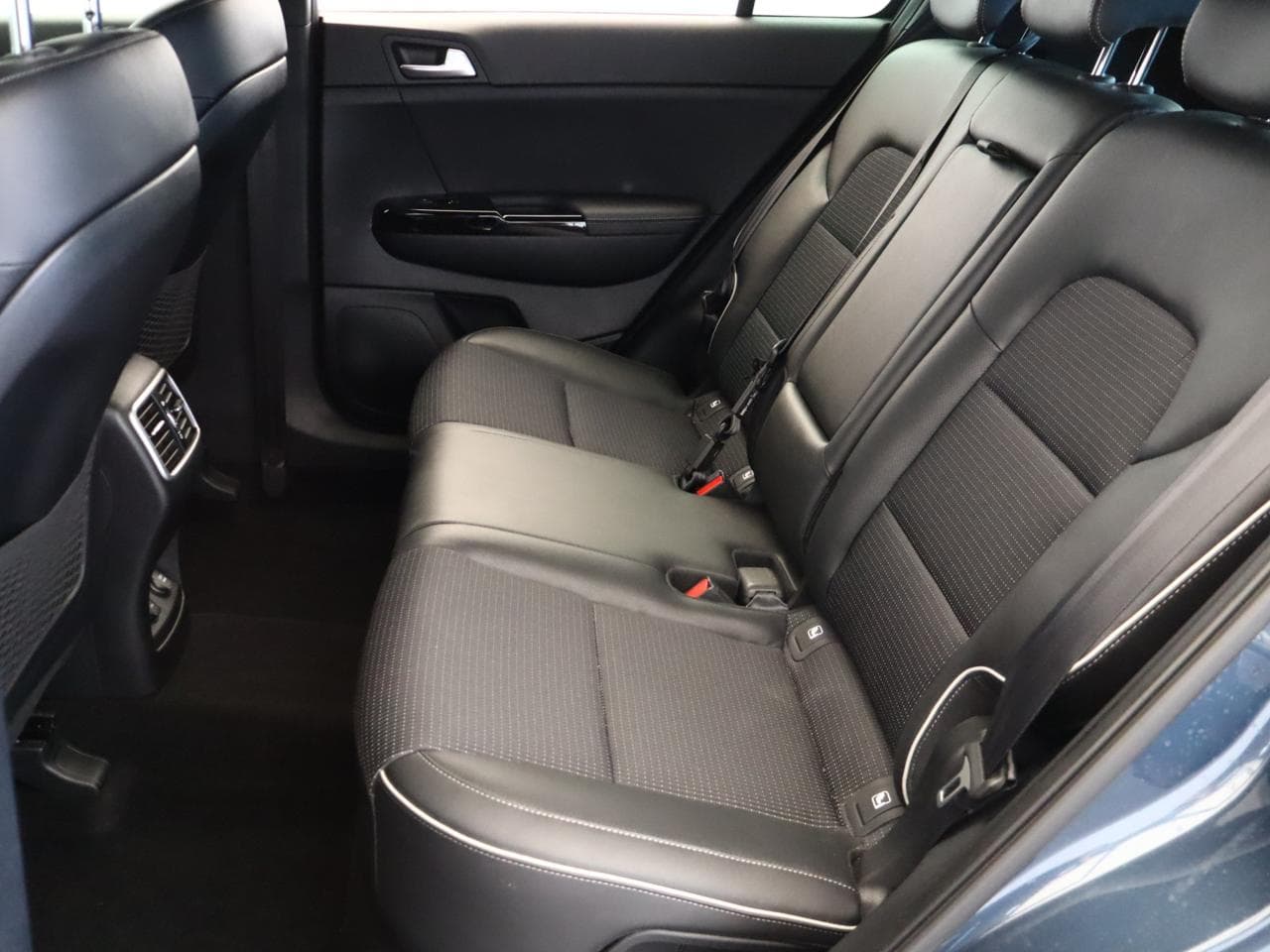 2021 Kia SPORTAGE - 23