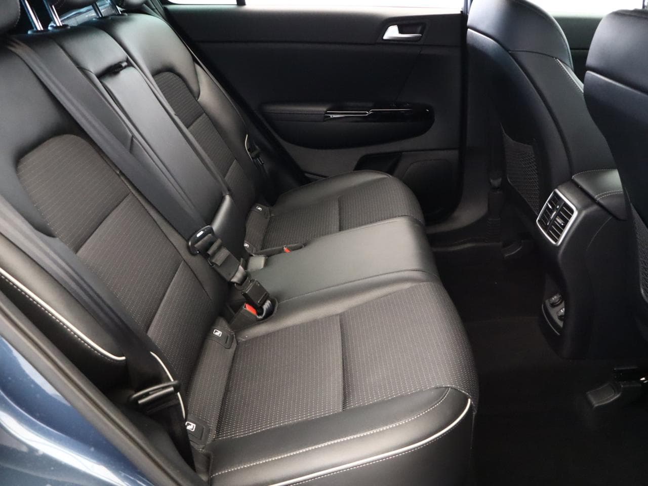 2021 Kia SPORTAGE - 19