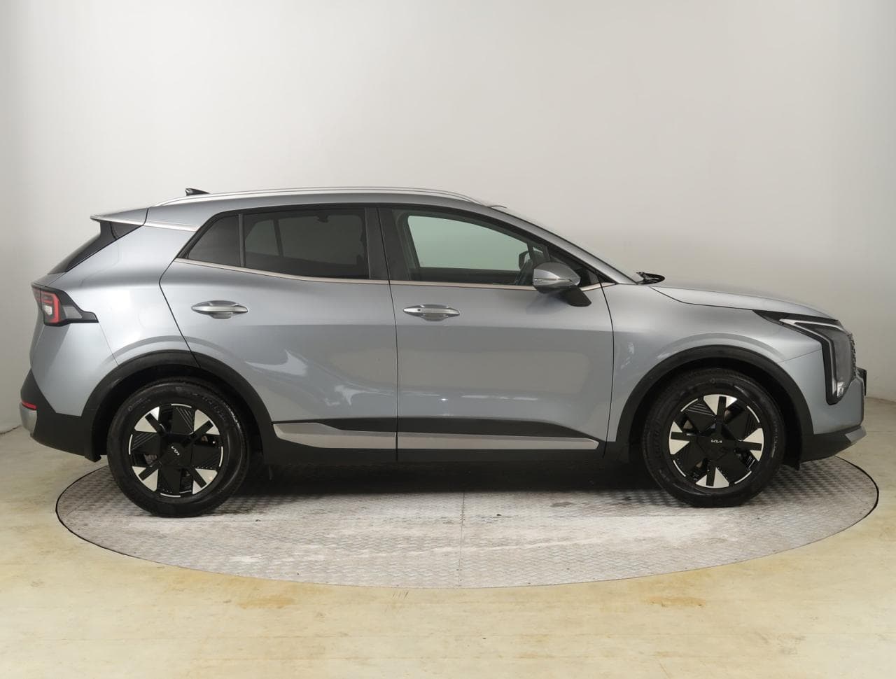 2025 Kia SPORTAGE - 8